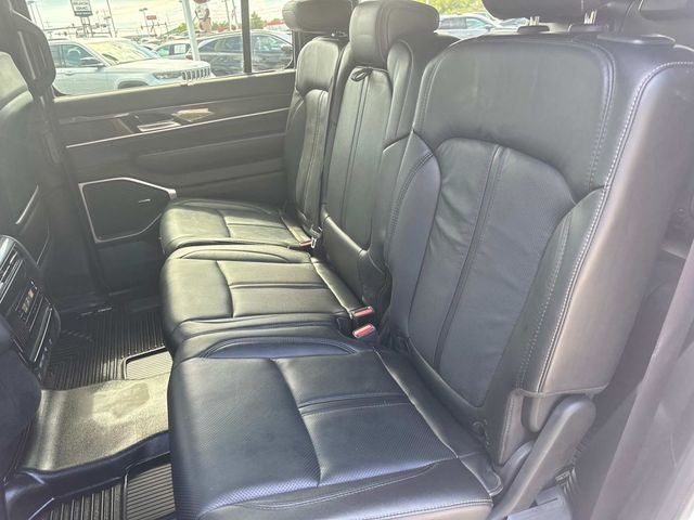 2023 Jeep Wagoneer Base
