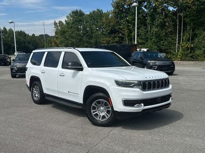 2023 Jeep Wagoneer Base