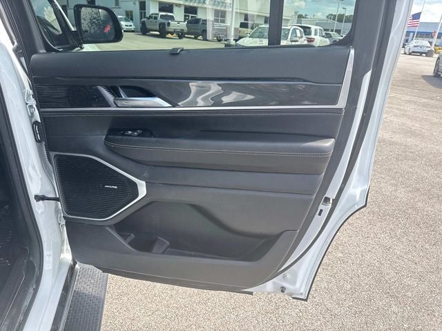 2023 Jeep Wagoneer Base