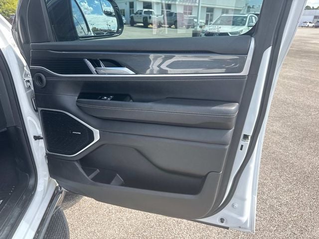 2023 Jeep Wagoneer Base