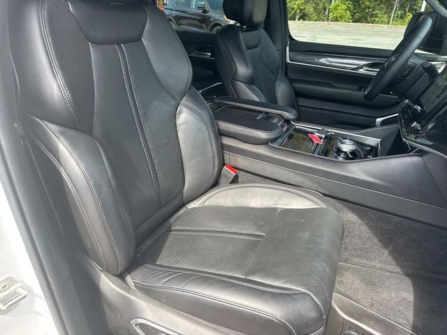 2023 Jeep Wagoneer Base