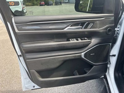 2023 Jeep Wagoneer Base