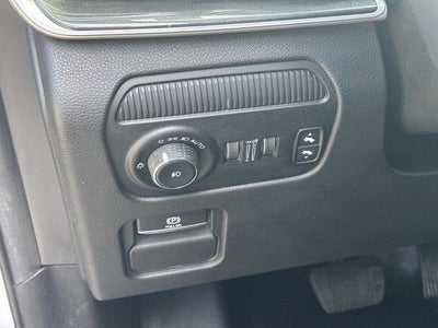 2023 Jeep Wagoneer Base