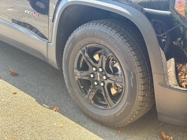 2023 GMC Acadia AT4