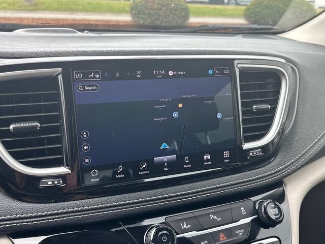 2024 Chrysler Pacifica Hybrid Select