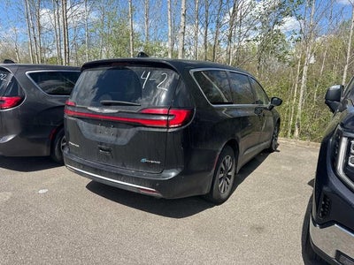 2024 Chrysler Pacifica Hybrid Select
