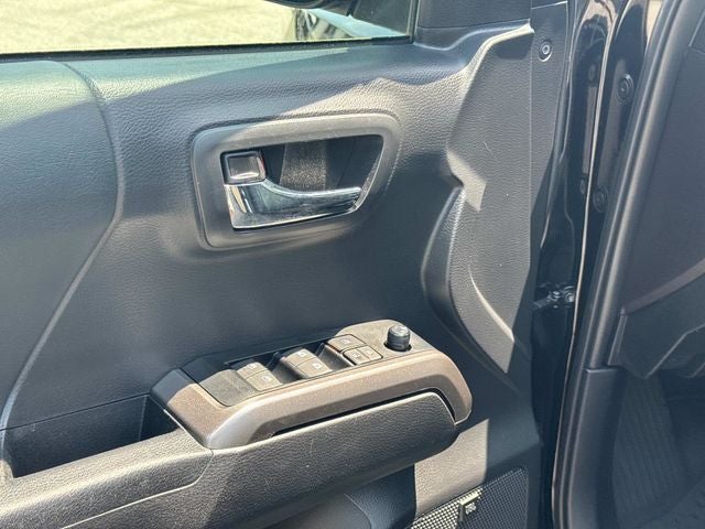 2023 Toyota Tacoma Limited V6