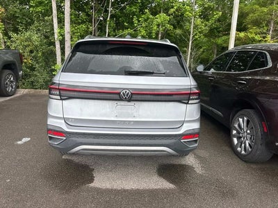 2025 Volkswagen Taos 1.5T SE