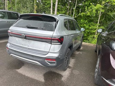 2025 Volkswagen Taos 1.5T SE