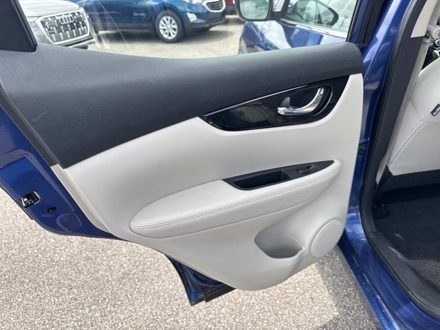 2022 Nissan Rogue Sport SV