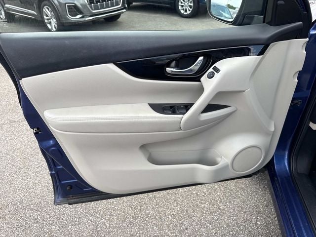 2022 Nissan Rogue Sport SV