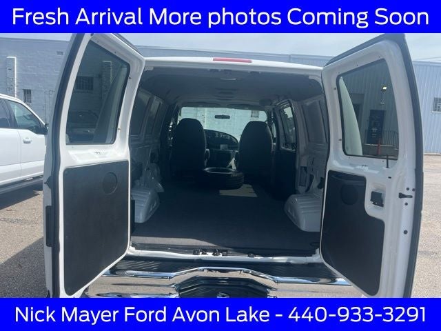 2002 Ford E-150 Commercial