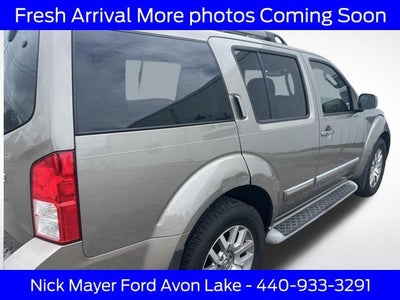 2009 Nissan Pathfinder LE