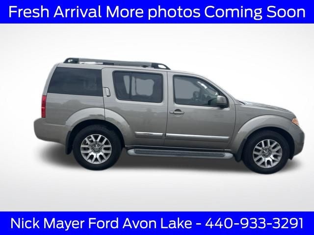 2009 Nissan Pathfinder LE