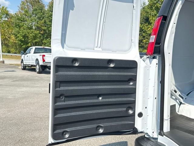 2025 Chevrolet Express Cargo 3500 WT