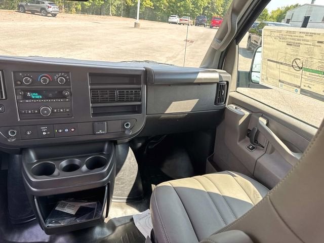 2025 Chevrolet Express Cargo 3500 WT