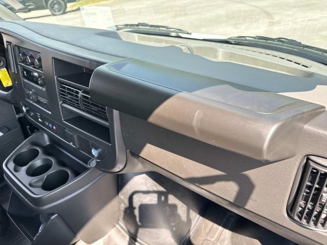 2025 Chevrolet Express Cargo 3500 WT