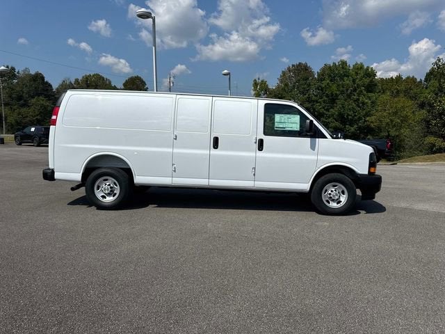 2025 Chevrolet Express Cargo 3500 WT