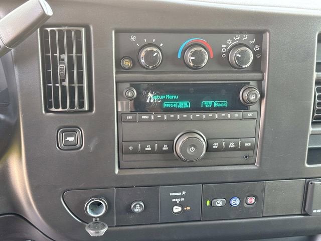 2025 Chevrolet Express Cargo 3500 WT