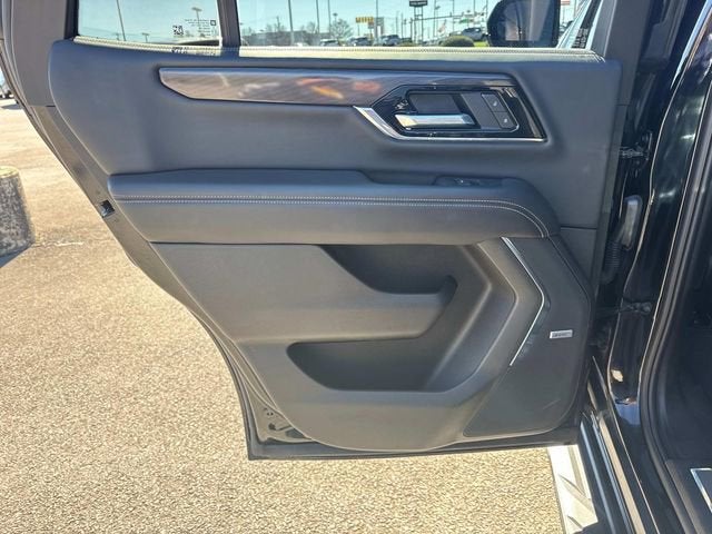 2025 GMC Yukon Elevation