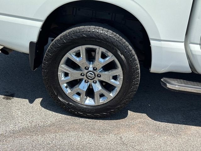 2020 Nissan TITAN Crew Cab SL 4x4
