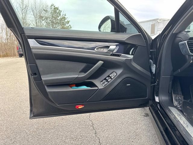 2015 Porsche Panamera 4