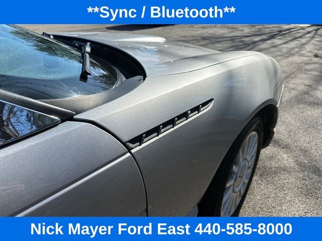 2004 Ford Thunderbird Base