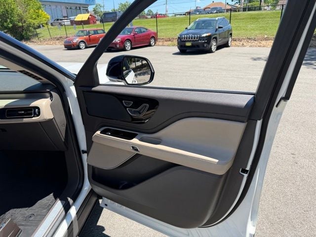 2022 Lincoln Aviator Standard