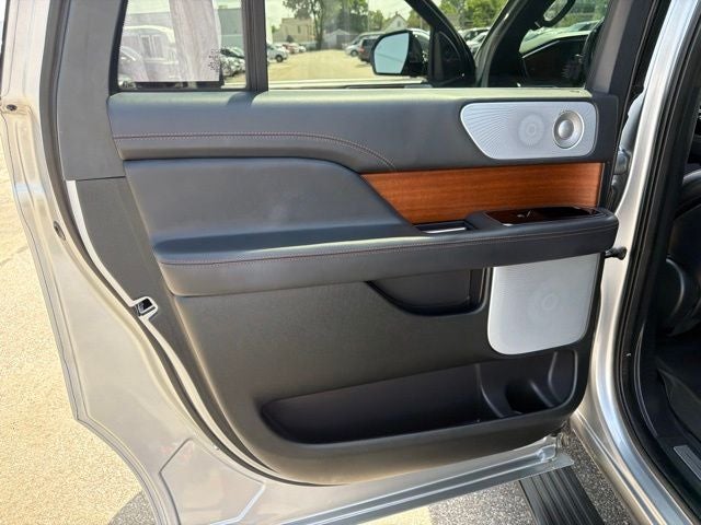 2024 Lincoln Navigator L Black Label