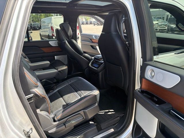 2024 Lincoln Navigator L Black Label