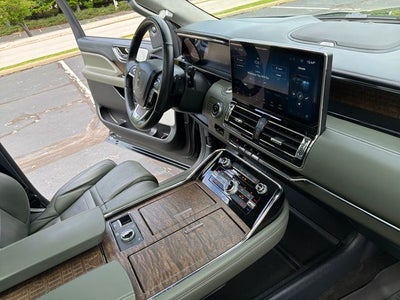 2022 Lincoln Navigator L Black Label