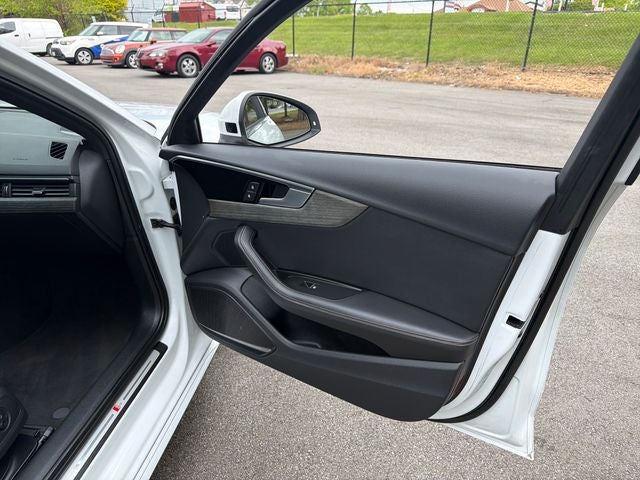 2023 Audi A4 45 S line Premium Plus quattro