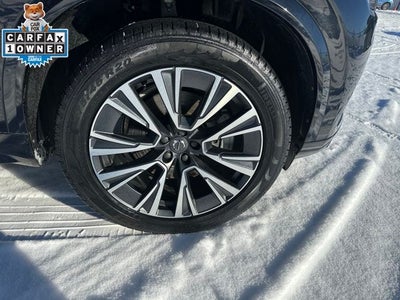 2022 Volvo XC90 T6 Momentum