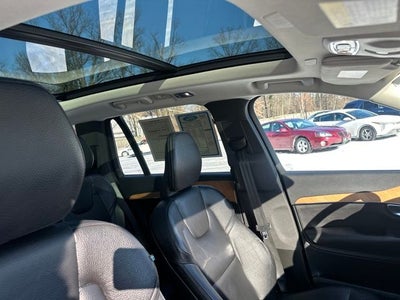 2022 Volvo XC90 T6 Momentum