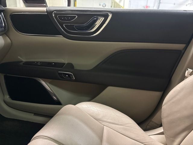 2017 Lincoln Continental Select