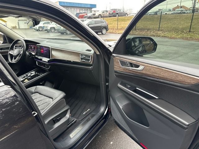 2024 Volkswagen Atlas 2.0T SEL Premium R-Line