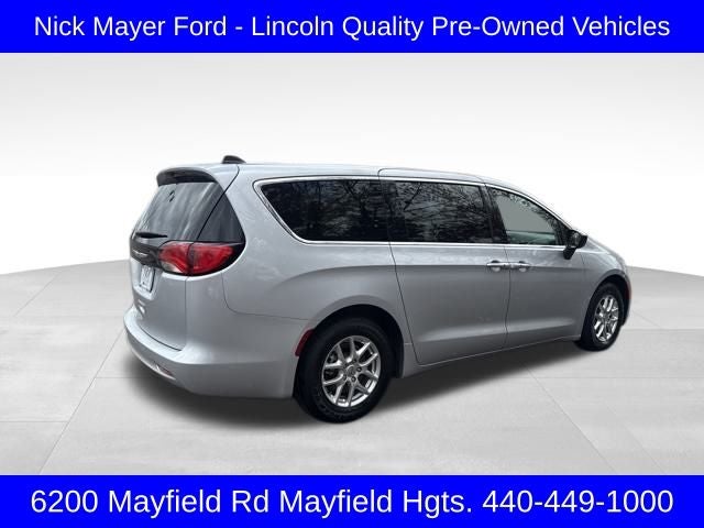 2024 Chrysler Voyager LX
