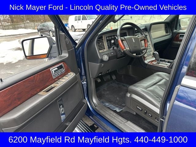 2011 Lincoln Navigator Base