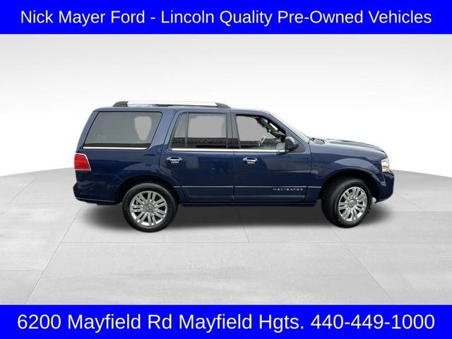 2011 Lincoln Navigator Base
