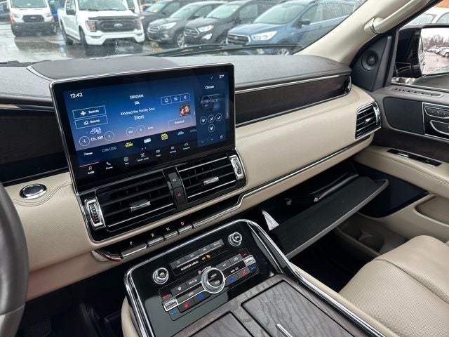 2024 Lincoln Navigator Premiere