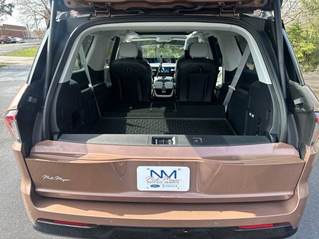 2025 Lincoln Navigator L Black Label