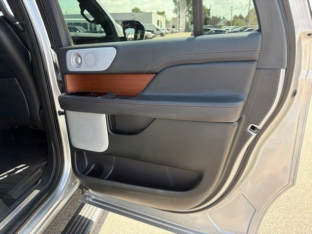 2024 Lincoln Navigator L Black Label