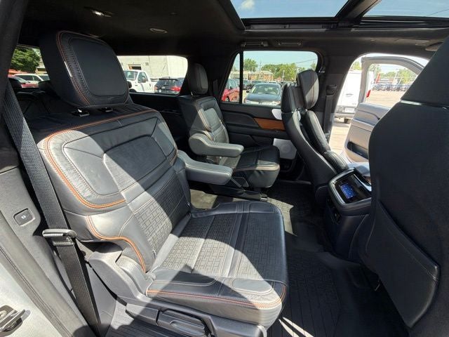 2024 Lincoln Navigator L Black Label