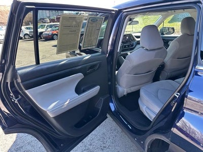 2022 Toyota Highlander LE