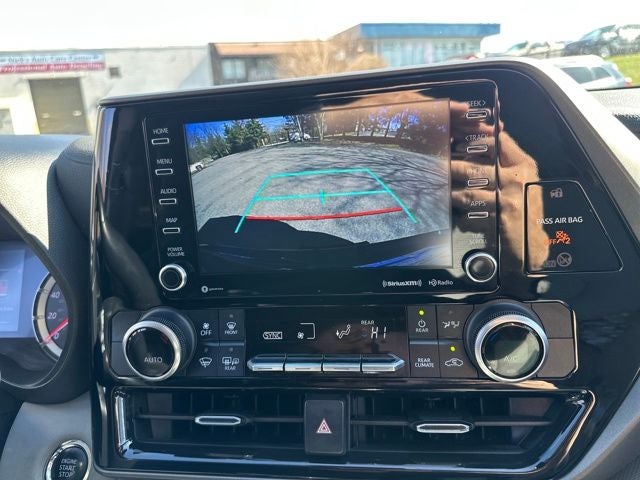 2022 Toyota Highlander LE