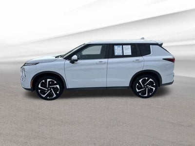 2022 Mitsubishi Outlander ES