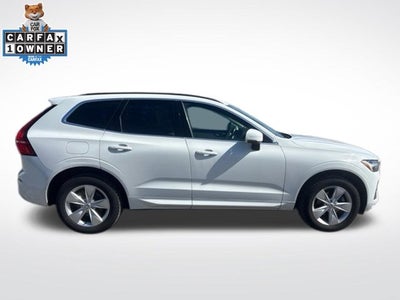 2022 Volvo XC60 B5 Momentum