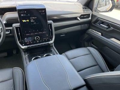 2025 GMC Yukon Elevation