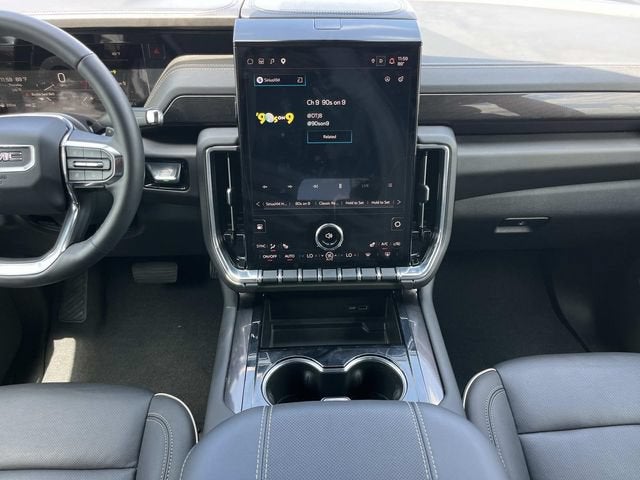 2025 GMC Yukon Elevation