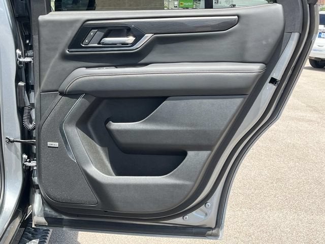 2025 GMC Yukon Elevation